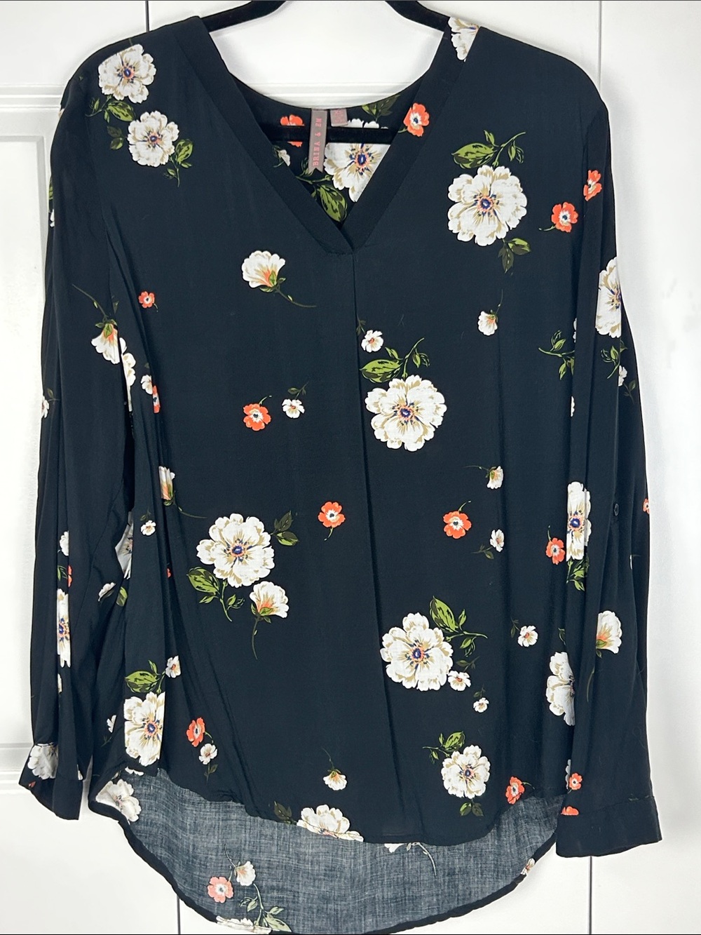 Brina & Em Women’s Black Floral V-Neck Long Sleeve Blouse Size XL